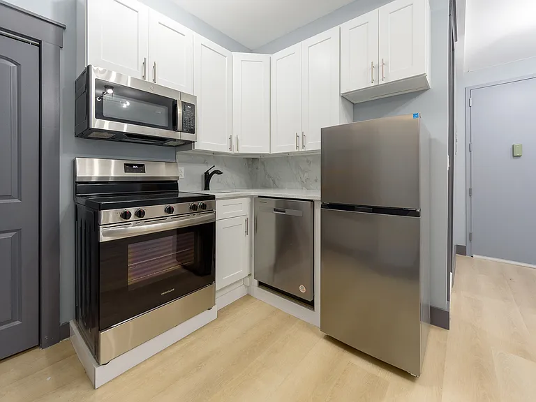 161 W 54th St #301A — Photo 1