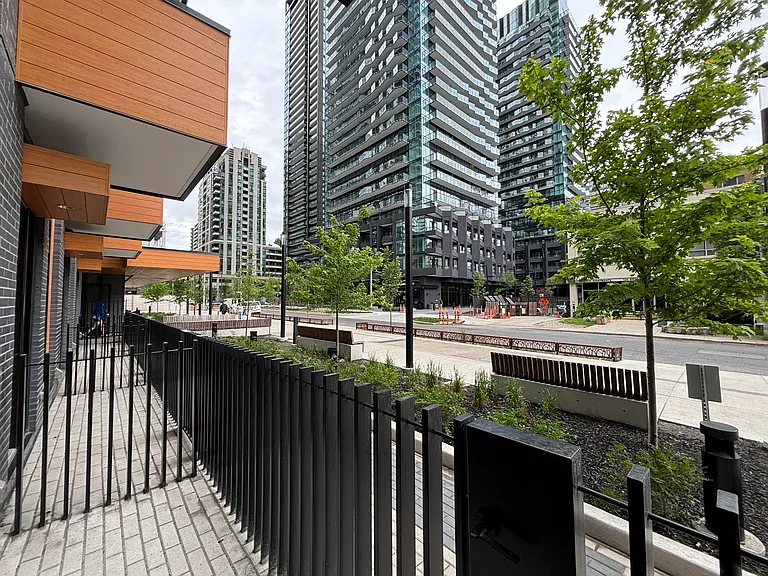 117 Broadway Ave — Photo 53
