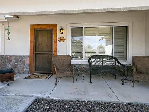 3rd image of 2185 W Glenshandra Dr