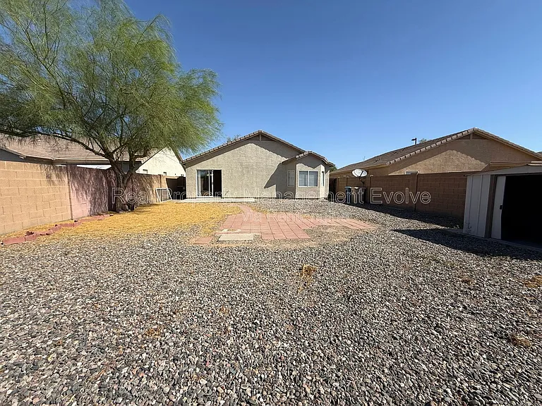 22621 W Yavapai St — Photo 24
