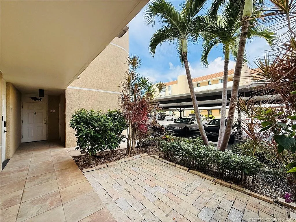 2 bed, 2.0 bath, 1102 sqft, $2,500 — Photo 3