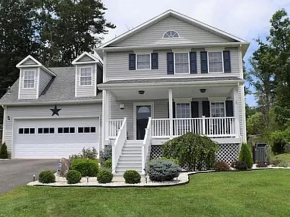 137 Old Antler Way, Daniels, WV 25832