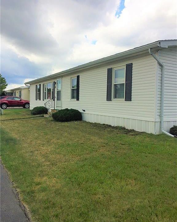 1st image of 23 Dogwood Dr