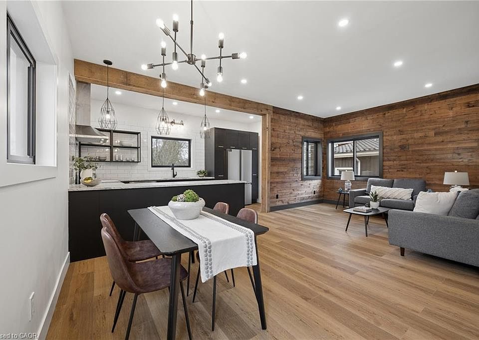 1st image of 215 Winstanley St