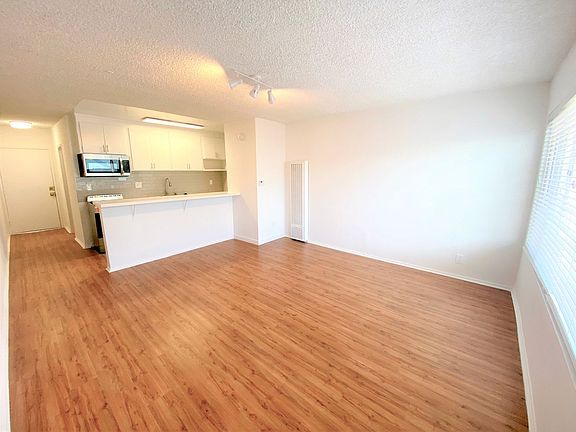 4th image of 1645 N Winona Blvd #74-105
