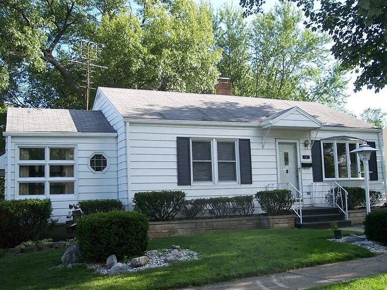 717 Dupage St photo 1