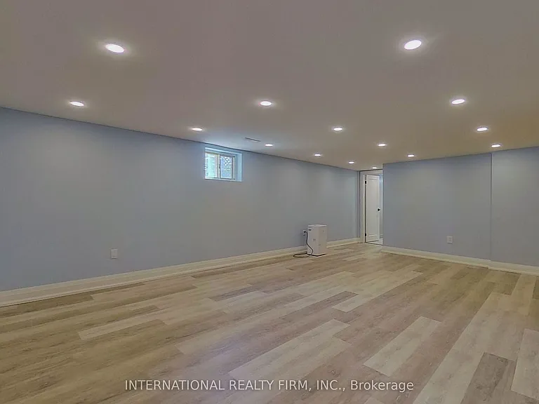 85 Churchill Ave — Photo 29