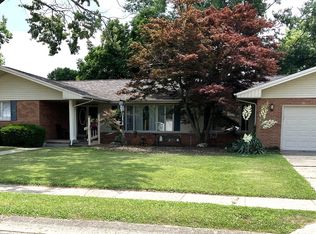 425 Crestmore Ave, Mattoon, IL 61938