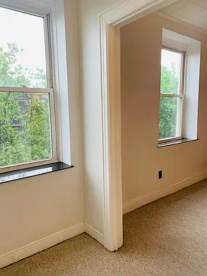 Rented by Twyford Real Estate | media 10