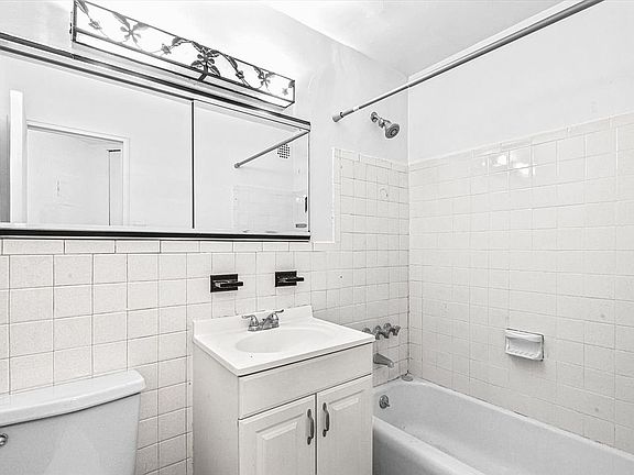 3rd image of 85-15 Main St #12B