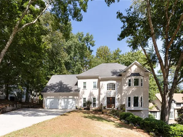 450 Holly Stream Trl, Roswell, GA 30075