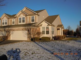 3 Tiverton Ct, Algonquin, IL 60102