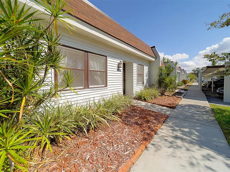 13827 Mission Oaks Blvd — Photo 31