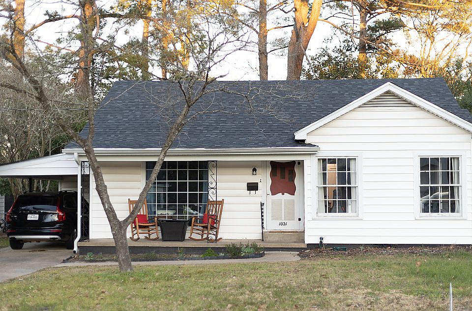 1st image of 1021 Linda Ln