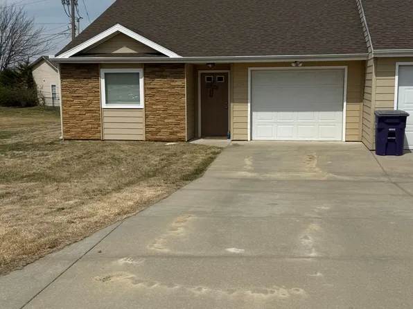 532 Grainfield St, Manhattan, KS 66502