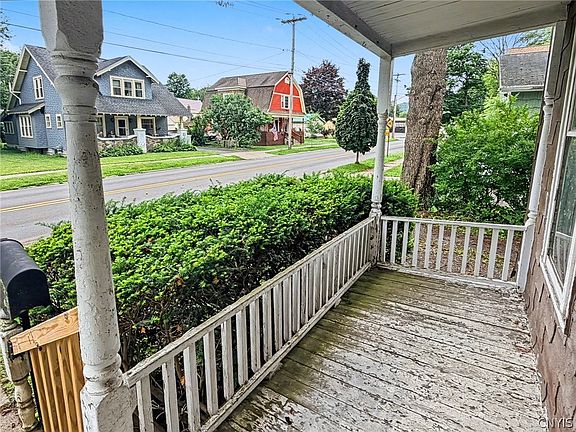 3rd image of 4 Delaware Ave