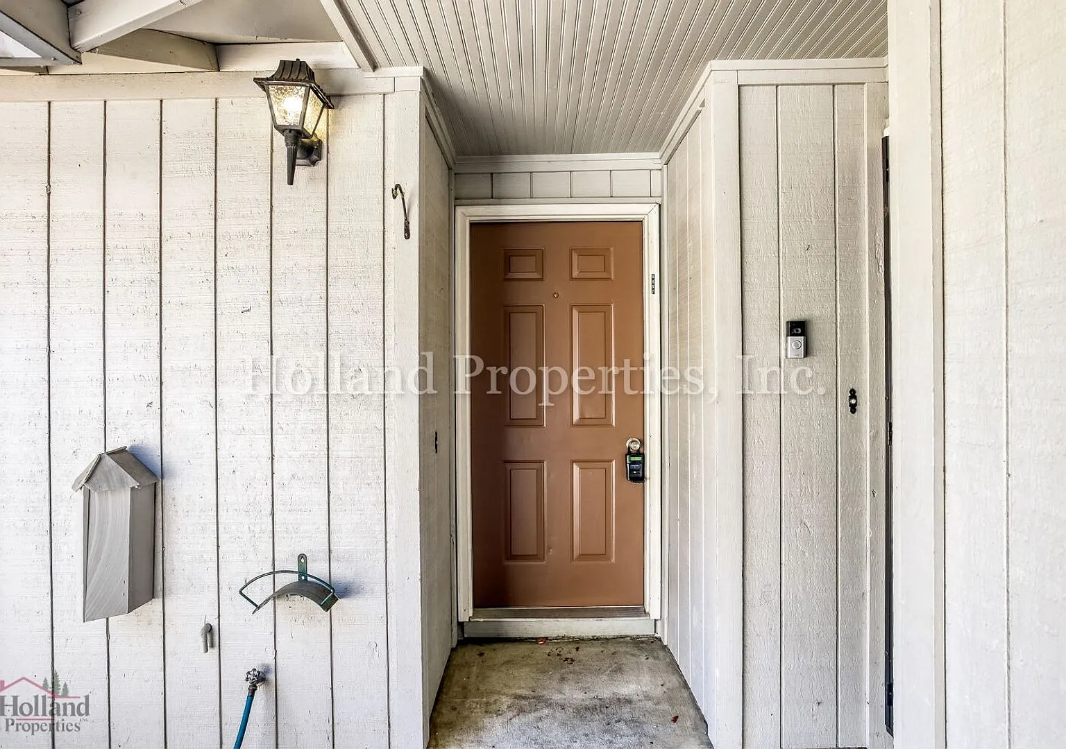 Charming Single-Level Duplex with Fireplace, Fenced Yard & Detached Garage — Photo 4