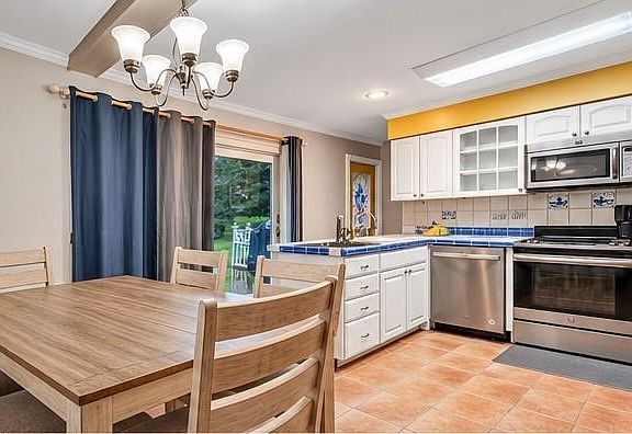 2nd image of 2840 Watchhill Dr