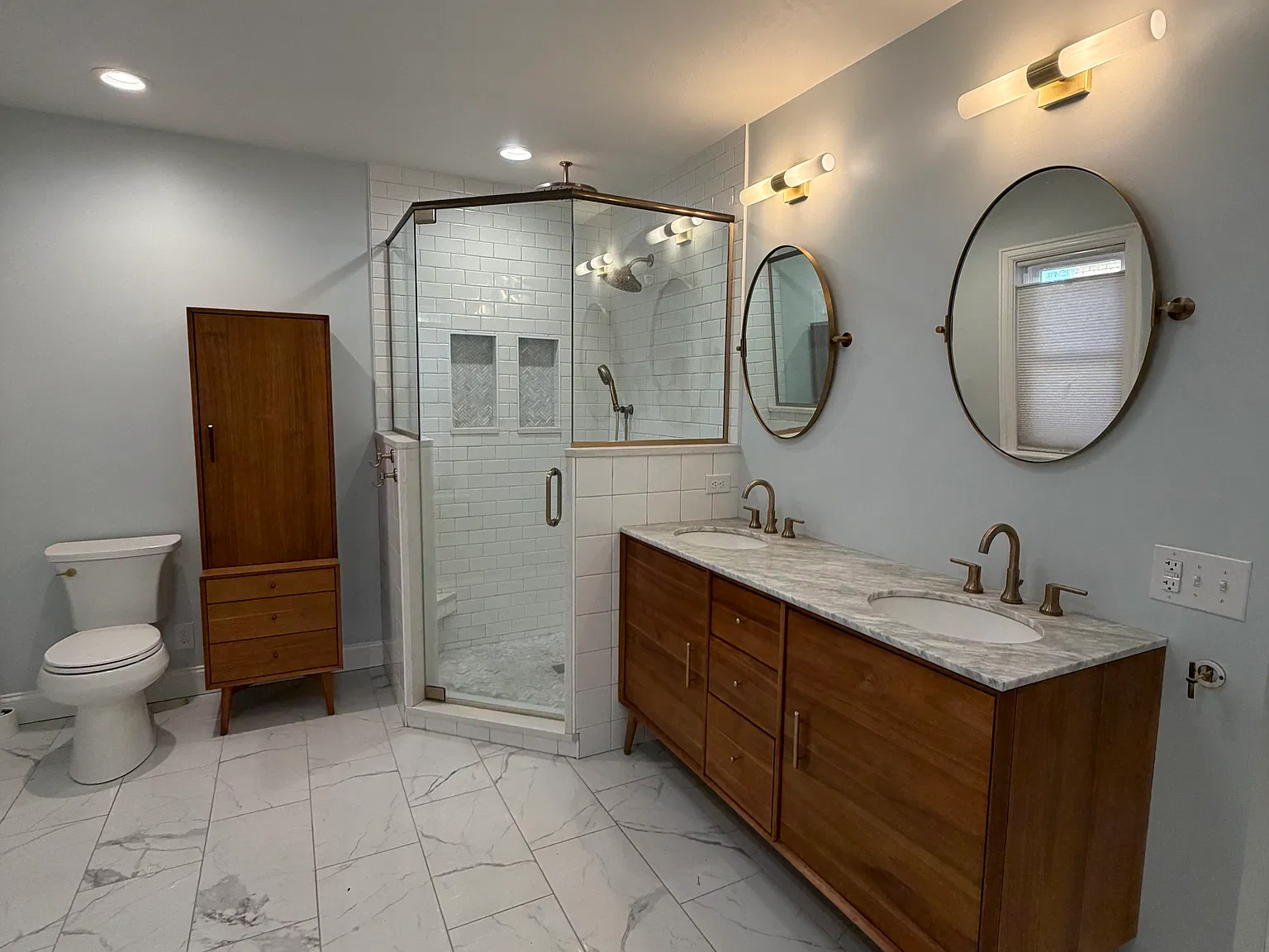 3 bed, 2.5 bath, 2400 sqft, $3,000 — Photo 3