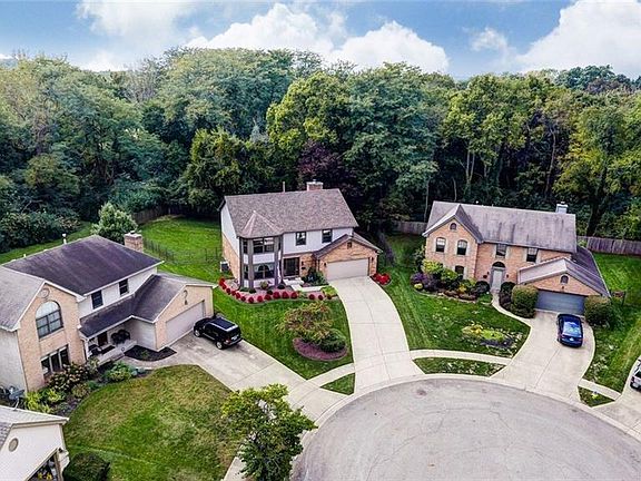 2nd image of 276 Ravelle Ct