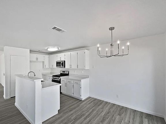 5th image of 2319 Grand Prize Ave