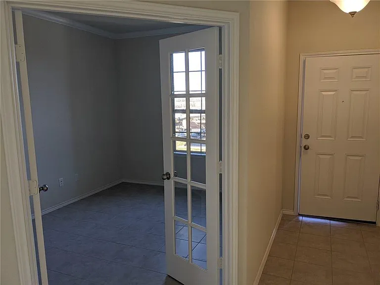 1013 Cliffbrake Way — Photo 6