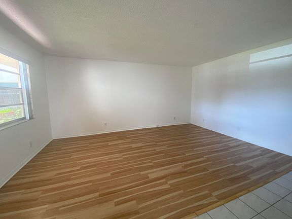 4th image of 110 Normandy Ln #C