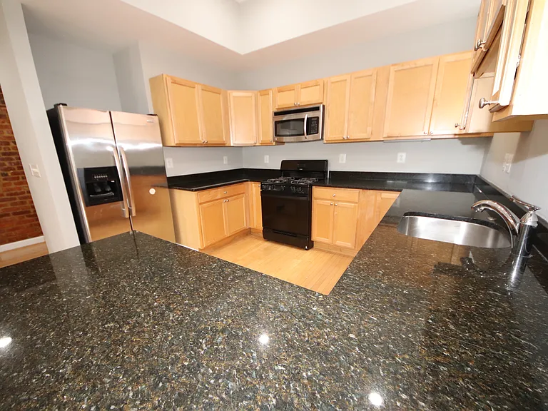 2443 Callow Ave #3 — Photo 8