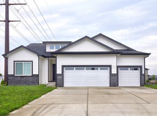 5532 147th St, Urbandale, IA 50323