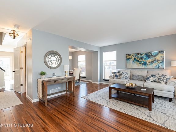 2nd image of 2405 Meadowsedge Ln
