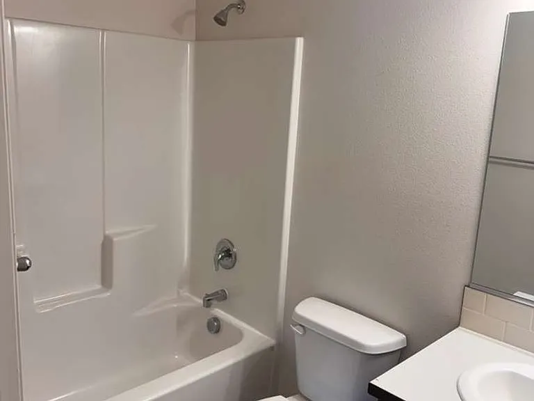 1642 Zoe Ave — Photo 12