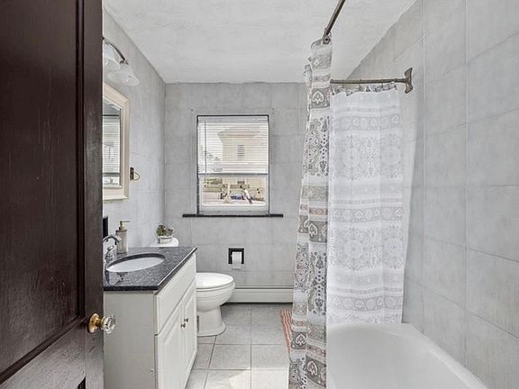 3rd image of 184 Juniper St