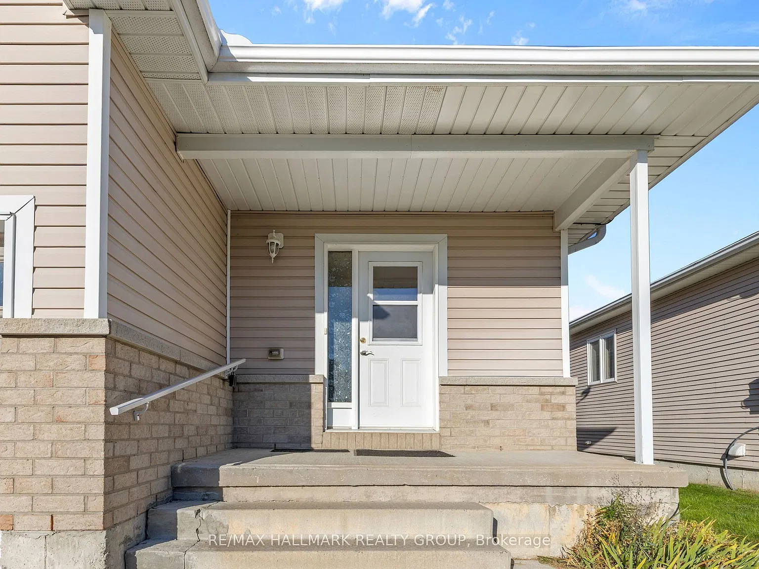 3 bed, $2,400 — Photo 3