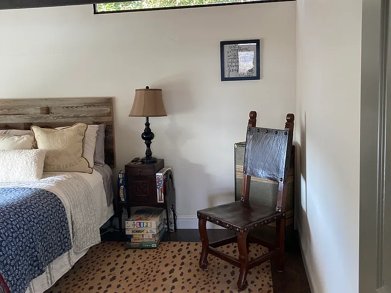 Second bedroom.