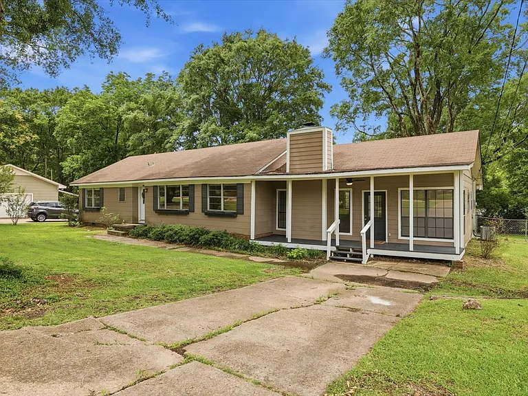 210 Mount Salus Rd — Photo 3