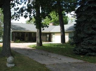 1600 Lakeshore Dr, Menasha, WI 54952
