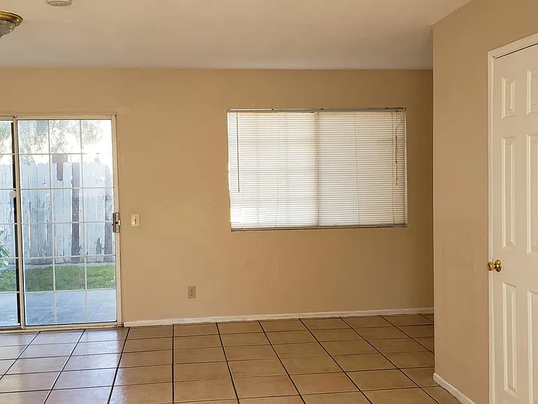 Living room / Dining room
