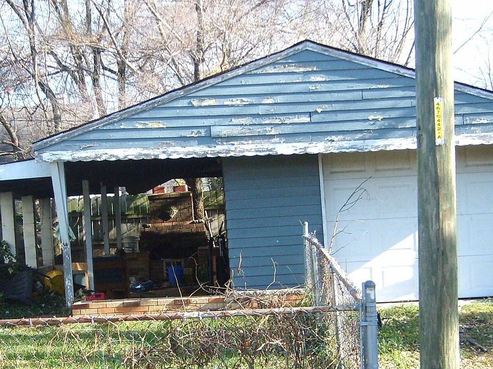 2nd image of 3901 E 34th St