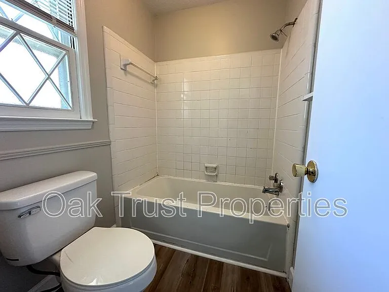 108 Columbia Dr — Photo 8