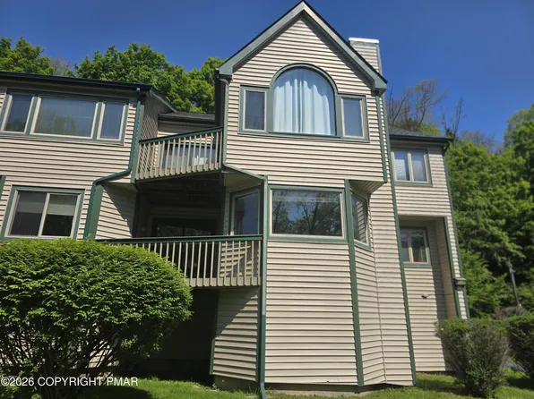338 Hollow Rd, East Stroudsburg, PA 18302