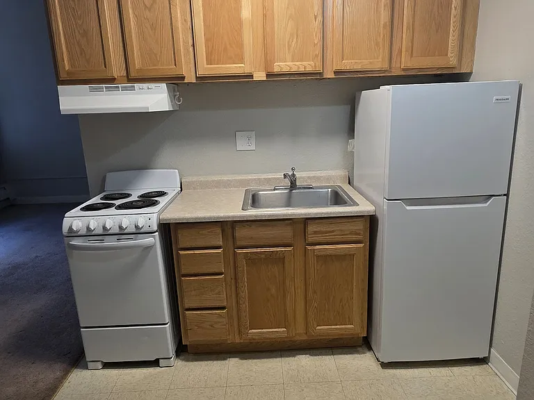 7th Place Apartments — Photo 37