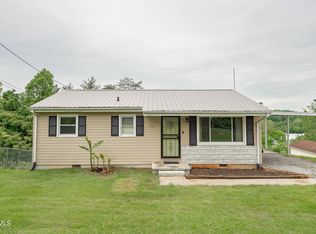 706 Meadow View Dr, Johnson City, TN 37604