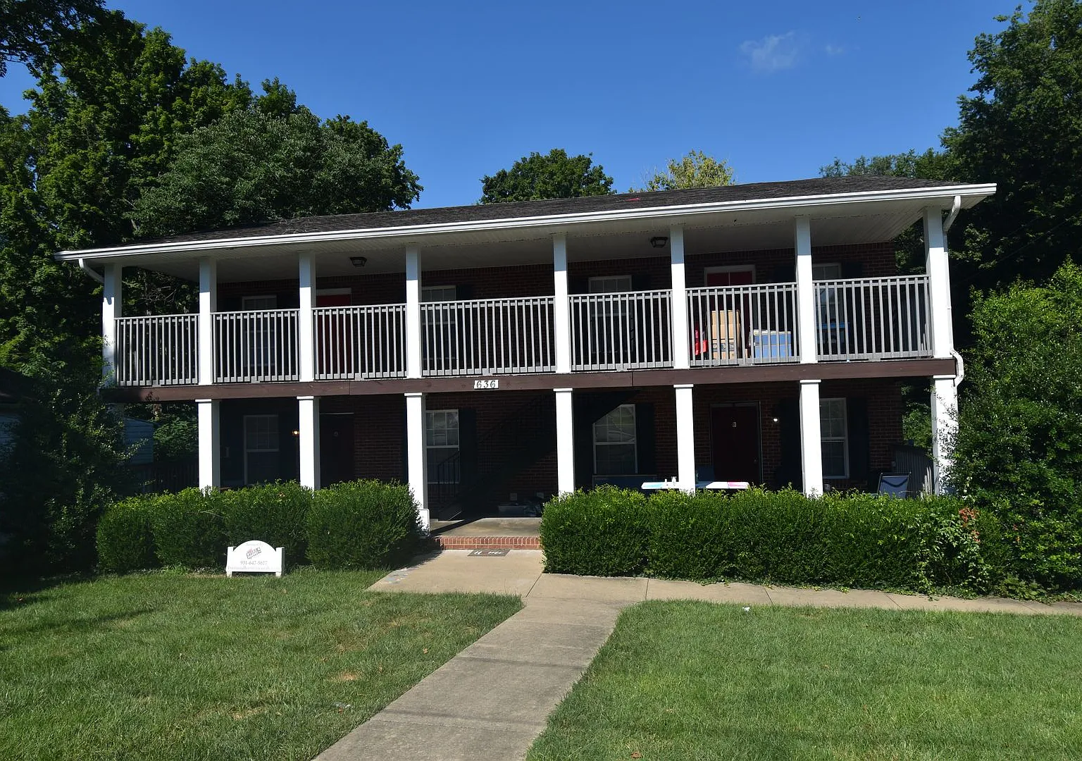 Robb Avenue-636 — Photo 1