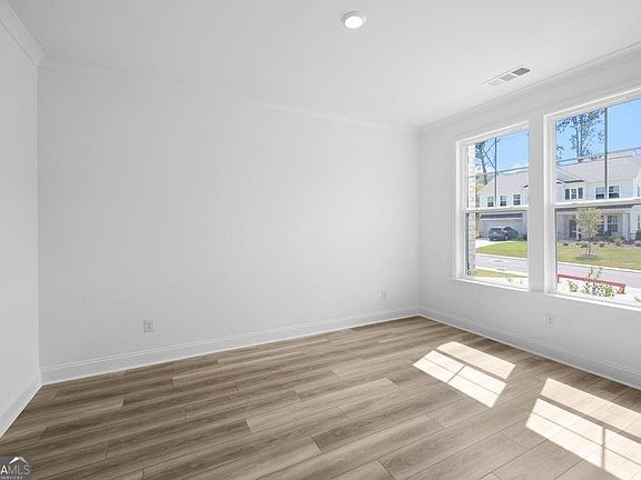 3rd image of 8710 Stratford Oaks Ave