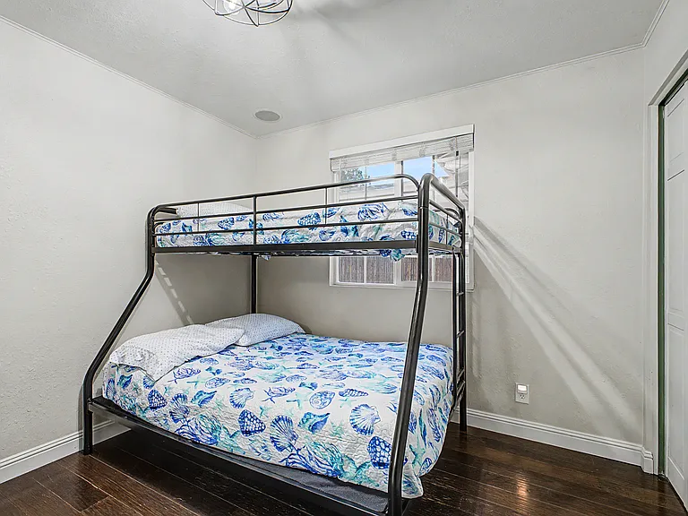 3346 E Cochise Dr — Photo 32