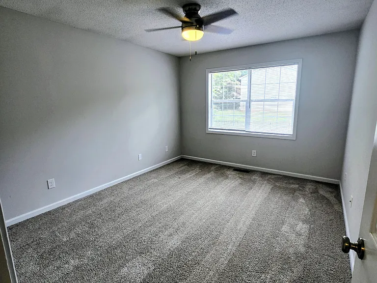 40 Woodfield Pl — Photo 18