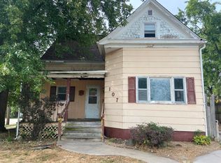 107 W Main St, Heyworth, IL