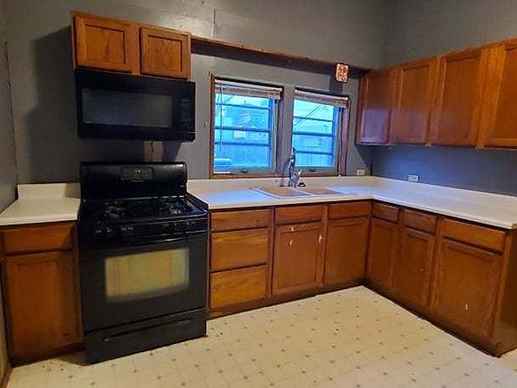5th image of 712 E Kent St