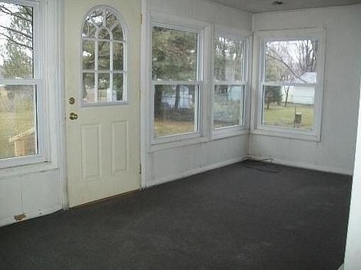 4th image of 440 Ionia St