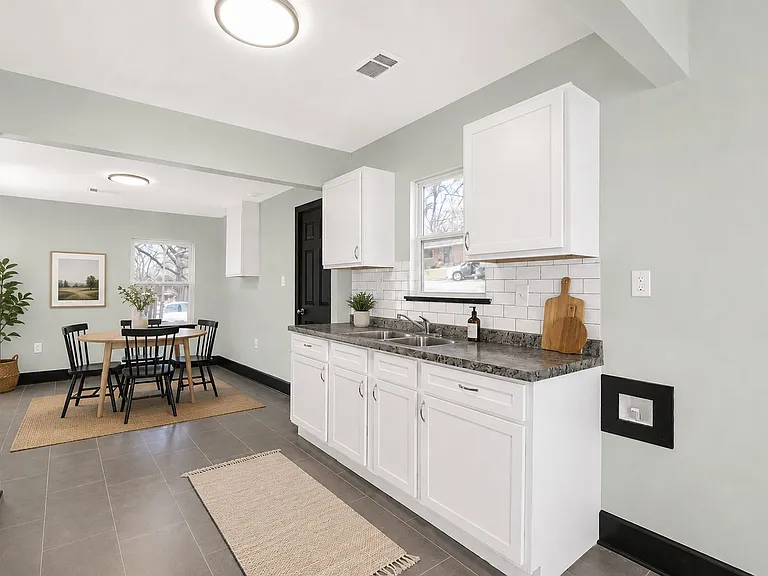 2496 Malone Ave — Photo 4